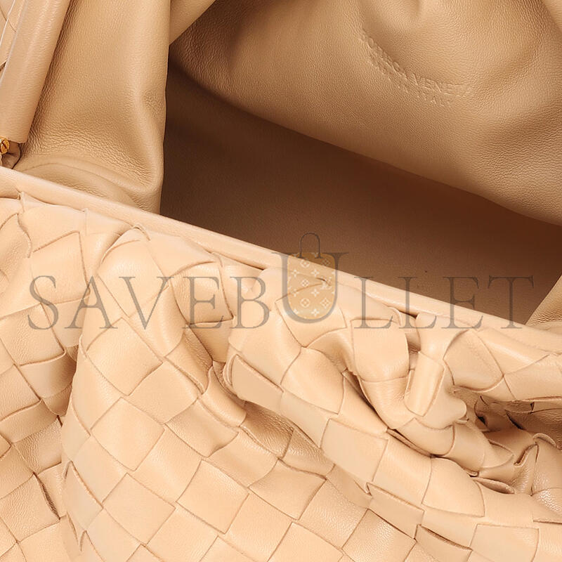 BOTTEGA VENETA MAXI THE POUCH (38*22*13cm)